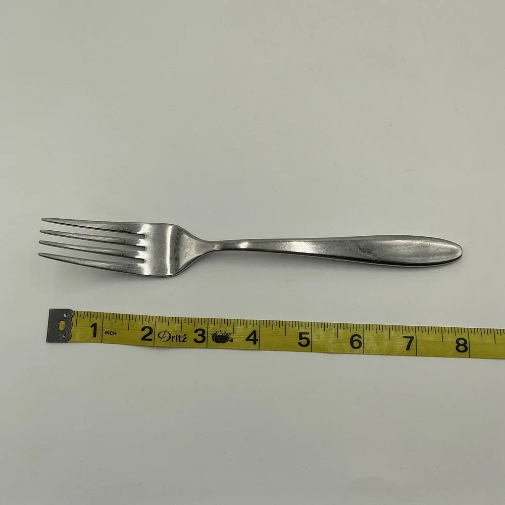 Oneida Dinner Forks Set of 4 Stainless Steel 18/0 Silverware 8